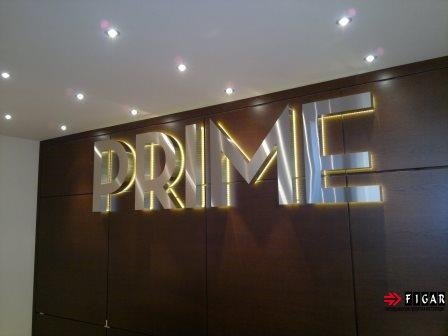 Эксклюзивный логотип из металла в виде объемных букв PRIME