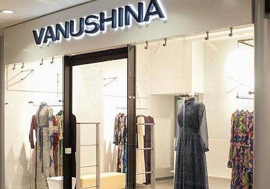 Освещение магазина дизайнерской одежды VANUSHINA
